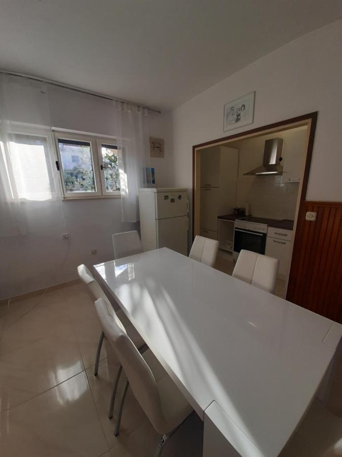 Giovanna - Spacious Lovely Apartment Supetar Bagian luar foto